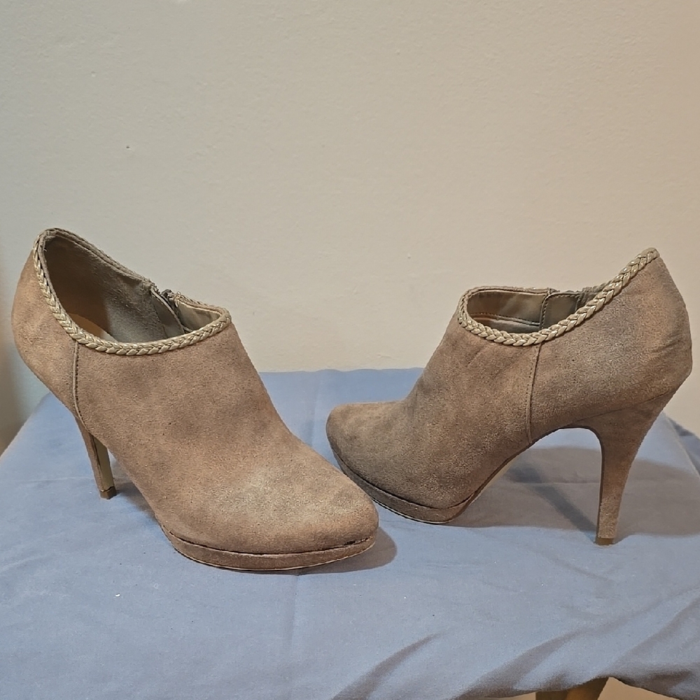 X-Appeal Tan Suede High-Heeled Ankle Boots